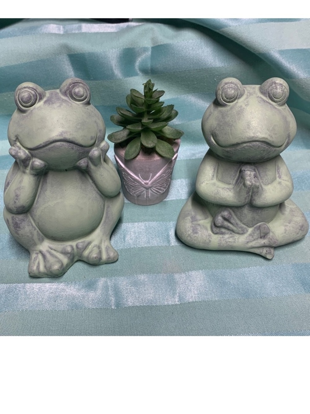 2 Green Garden Frog Figurines Painted Cement - Picture 1 of 9